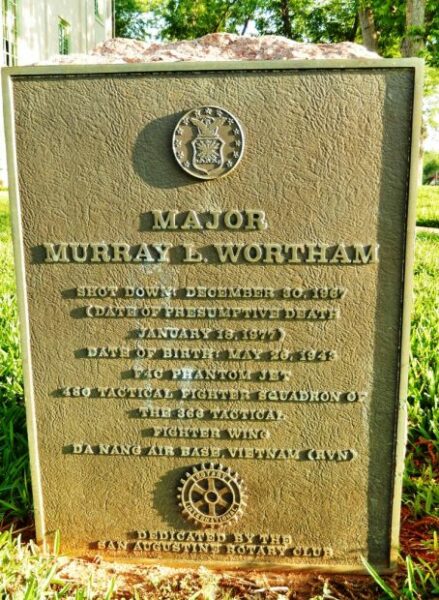 MAJOR MURRY L. WORTHAM WAR MEMORIAL PLAQUE