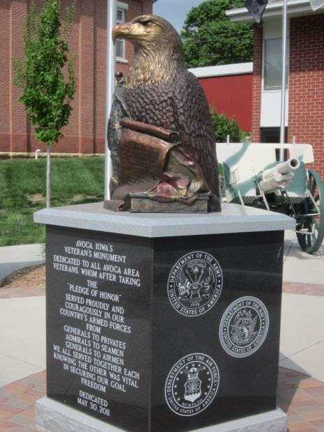 AVOCA VETERANS MONMUMENT