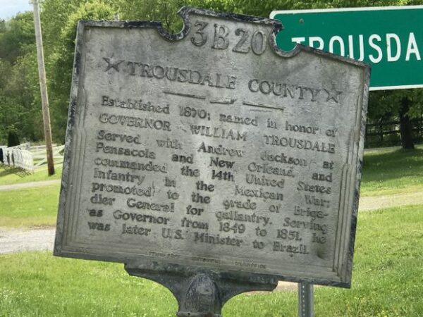 TROUSDALE COUNTY WAR MEMORIAL MARKER