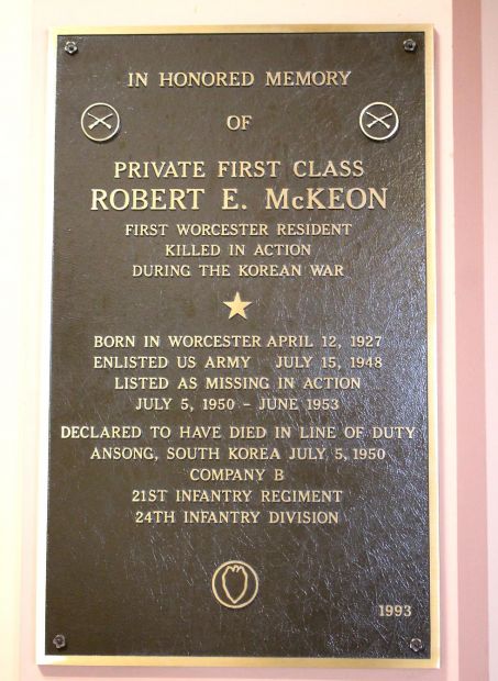 PRIVATE FIRST CLASS ROBERT E. MCKEON WAR MEMORIAL PLAQUE