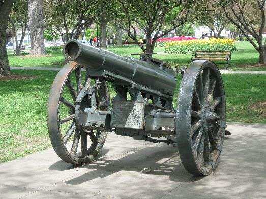 PELLA WORLD WAR II MEMORIAL CANNON