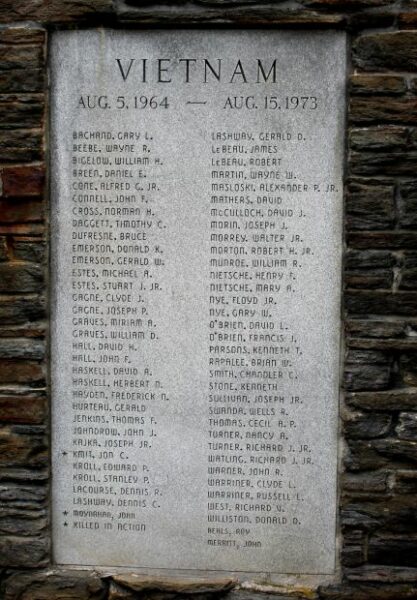 TOWN OF WILLIAMSBURG WAR VETERANS MEMORIAL STONE B