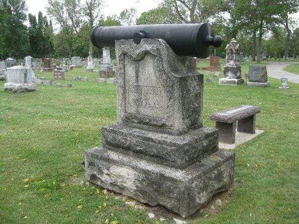 RIVERSIDE CEMETERY CIVIL WAR MEMORIAL CANNON