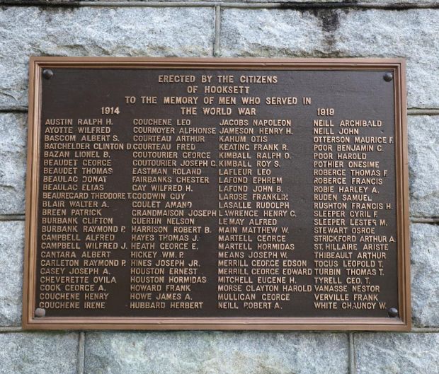 CITIZENS OF HOOKSETT WORLD WAR MEMORIAL PLAQUE