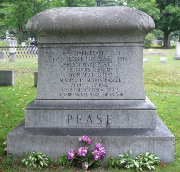CAPTAIN HARL PEASE, JR. WAR MEMORIAL CENOTAPH