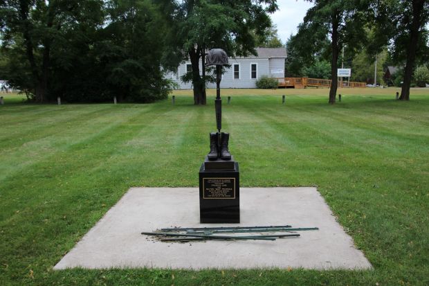 MINONG COMMUNITY BATTLEFIELD CROSS MEMORIAL