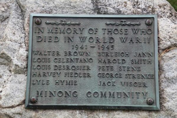 MINONG COMMUNITY WORLD WAR II MEMORIAL PLAQUE