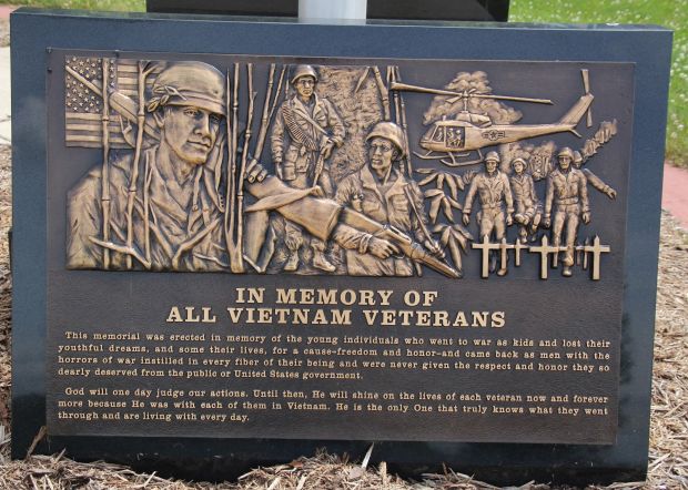 PEPIN COUNTY VETERANS MEMORIAL PLAQUE D
