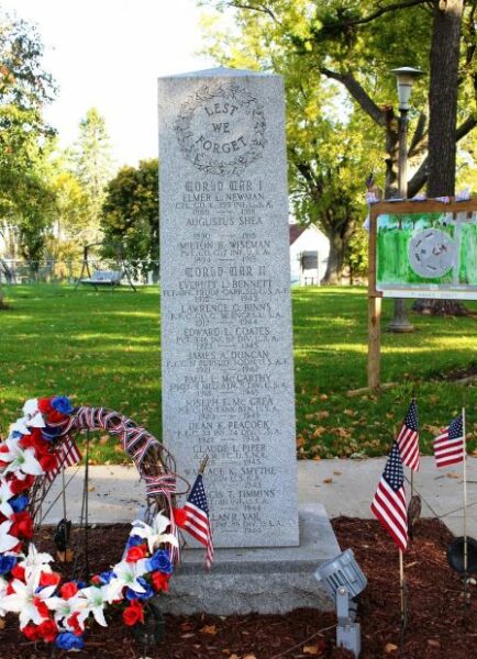 BENTON LEST WE FORGET MEMORIAL SIDE A