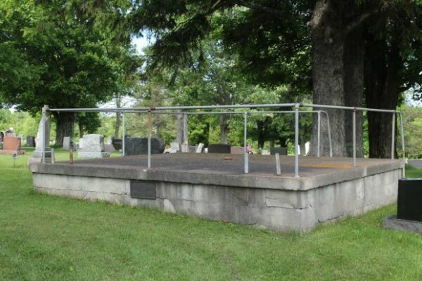 HURLEY POST NO. 58 MEMORIAL STAND