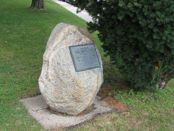 CHAS. PAYNE G.A.R. POST NO. 141 CIVIL WAR MEMORIAL