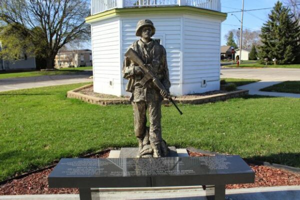 MARSHALL VETERANS MEMORIAL PARK STATUE