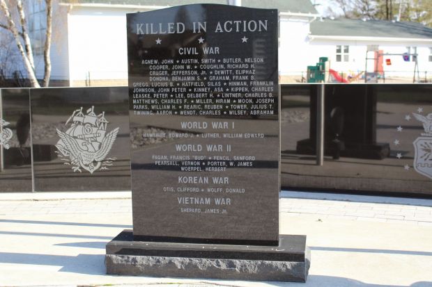 MARSHALL VETERANS MEMORIAL PARK CENTER STONE