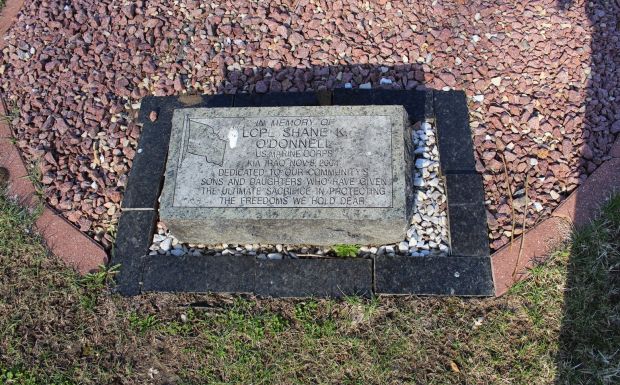 DEFOREST VETERANS MEMORIAL TABLET