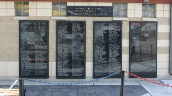 BLACK EARTH VETERANS WAR MEMORIAL PLAQUES A