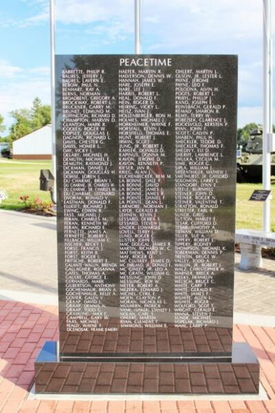 PRAIRIE DU CHIEN VETERANS MEMORIAL STONE D