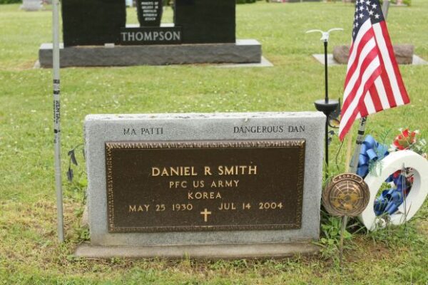 DANIEL R SMITH MEMORIAL CEMETERY STONE
