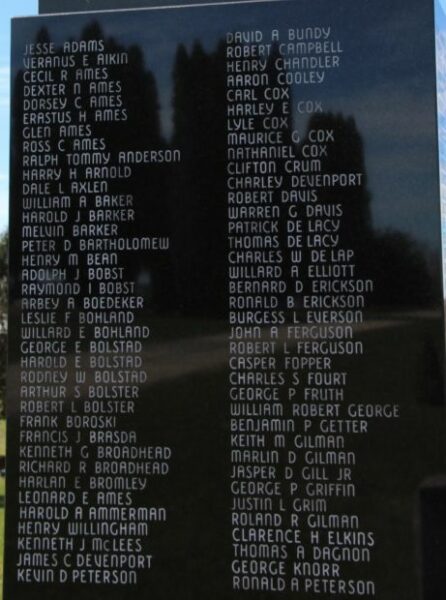 WALNUT MOUND VETERANS MEMORIAL SIDE B