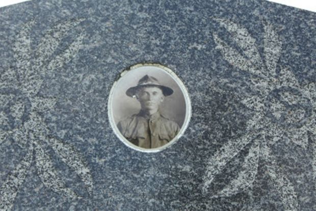 EDWARD C. SCHREIBER MEMORIAL CEMETERY STONE PHOTO
