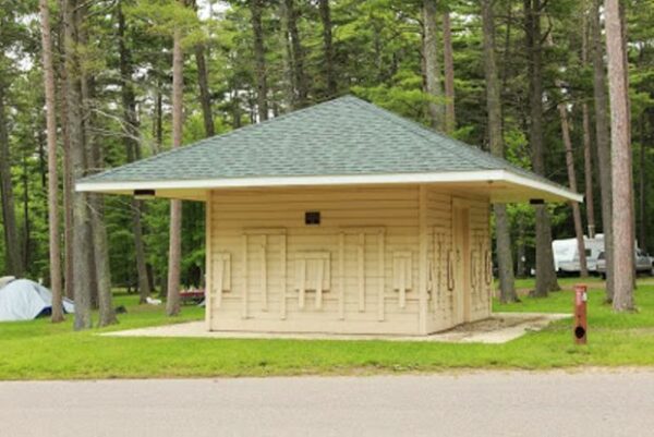 WASHBURN MEMORIAL PARK KITCHEN BUILDING
