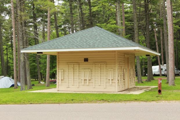 WASHBURN MEMORIAL PARK KITCHEN BUILDING