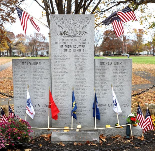 SALEM HONOR ROLL WAR MEMORIAL CLOSE-UP