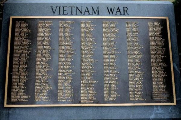 NORTH READING VIETNAM WAR MEMORIAL PLAQUE