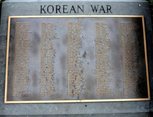 NORTH READING  KOREAN WAR MEMORIAL PLAQUE