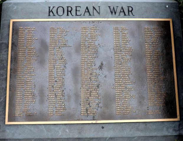 NORTH READING  KOREAN WAR MEMORIAL PLAQUE