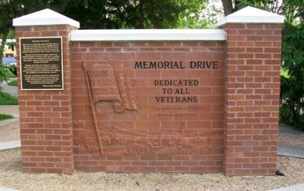 VETERANS MEMORIAL DRIVE WALL