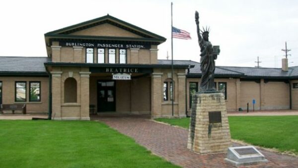 BEATRICE REPLICA OF THE STATUE OF LIEBERTY MEMORIAL