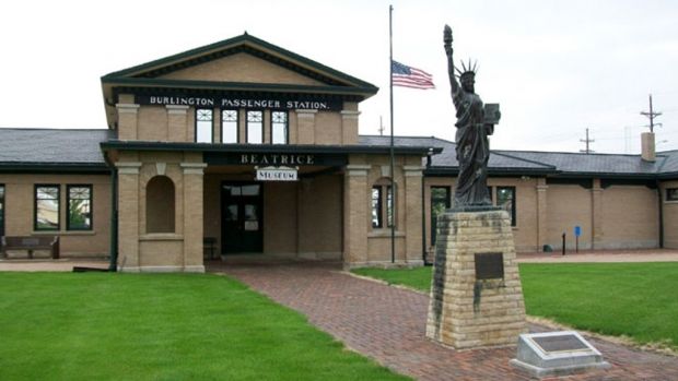 BEATRICE REPLICA OF THE STATUE OF LIEBERTY MEMORIAL