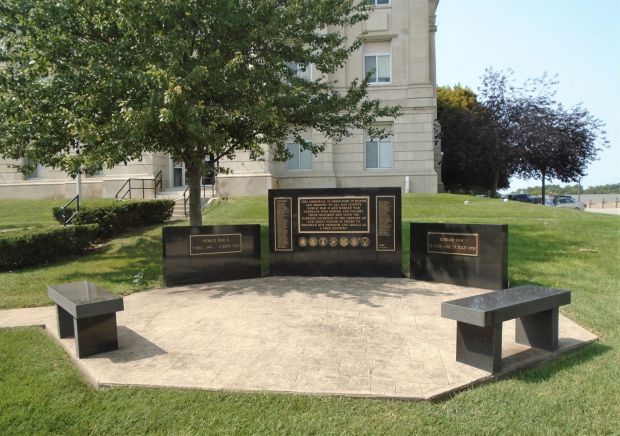 RAY COUNTY WORLD WAR II AND KOREAN WAR VETERANS MEMORIAL