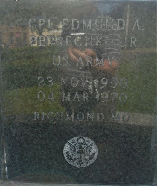 RICHMOND VIETNAM WAR MEMORIAL STONE N