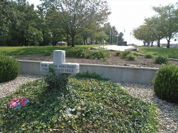 UNITED WE STAND MEMORIAL CROSS
