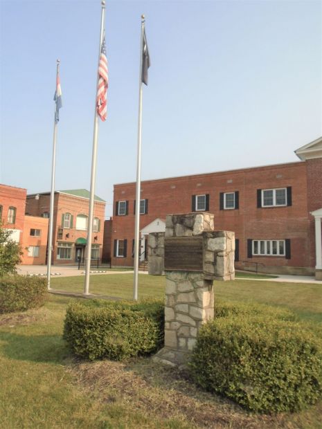 CRAWFORD COUNTY WORLD WAR I AND II MEMORIAL