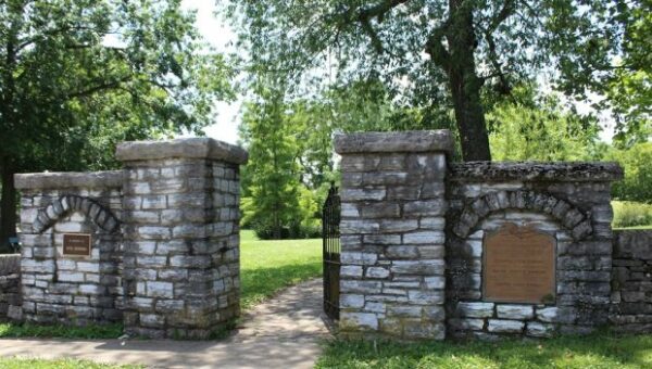 BOWMAN MEMORIAL GATE