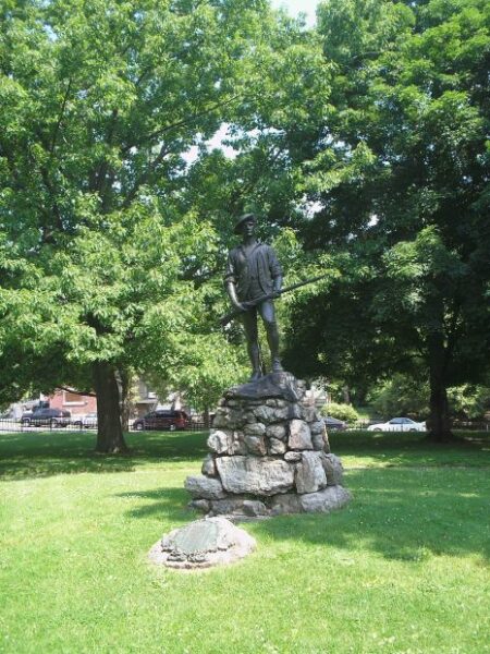 THE MINUTE MAN REVOLUTIONARY WAR MEMORIAL