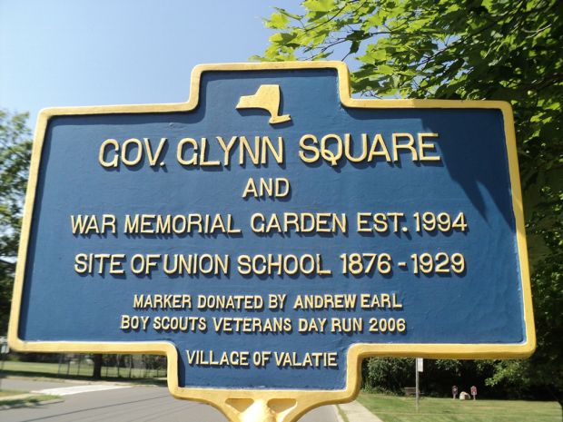 GOV. GLYNN SQUARE WAR MEMORIAL MARKER
