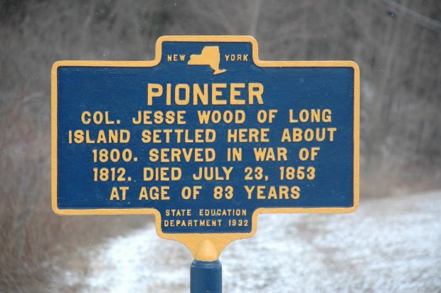PIONEER WAR MEMORIAL MARKER