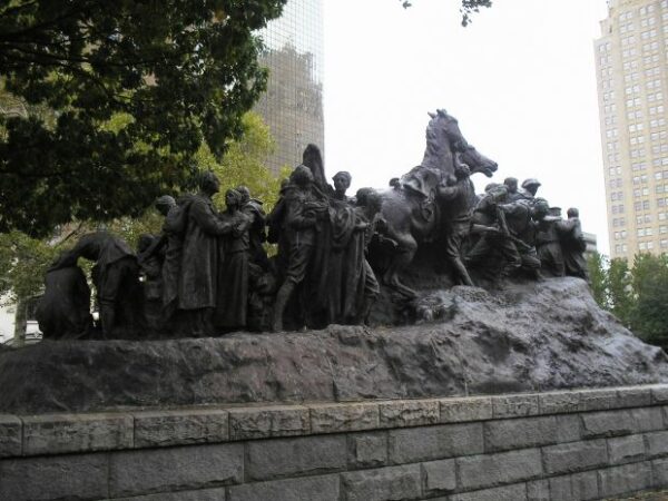 THE WARS OF AMERICA MEMORIAL STATUES SIDE G