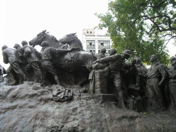 THE WARS OF AMERICA MEMORIAL STATUES SIDE E