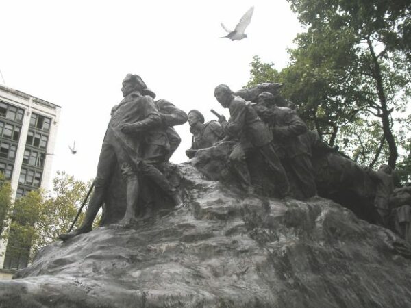 THE WARS OF AMERICA MEMORIAL STATUES SIDE D