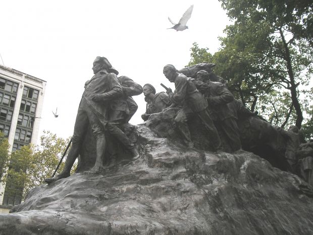 THE WARS OF AMERICA MEMORIAL STATUES SIDE D