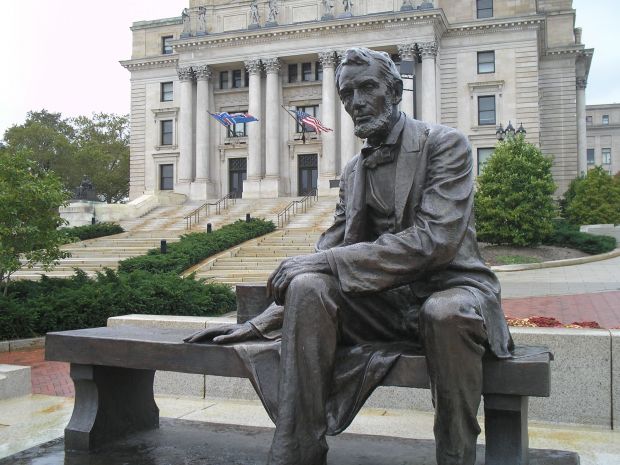 LINCOLN POST NO. 11 GAR MEMORIAL