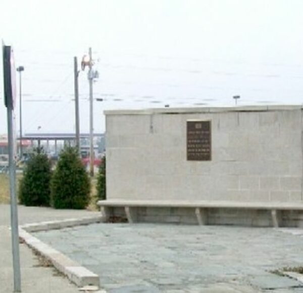WILMINGTON KILLED IN ACTION WAR MEMORIAL WALL