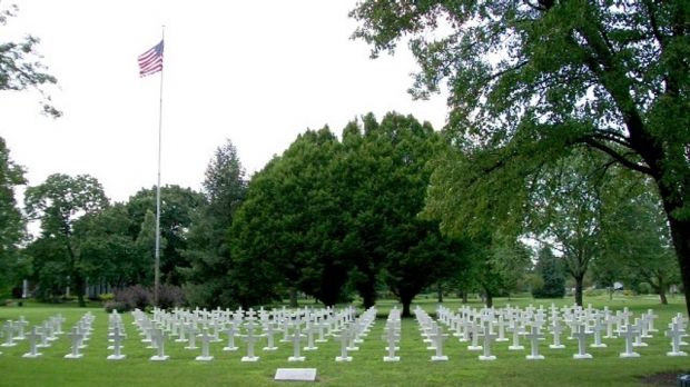 MIDDLETOWN WORLD WAR II MEMORIAL CROSSES