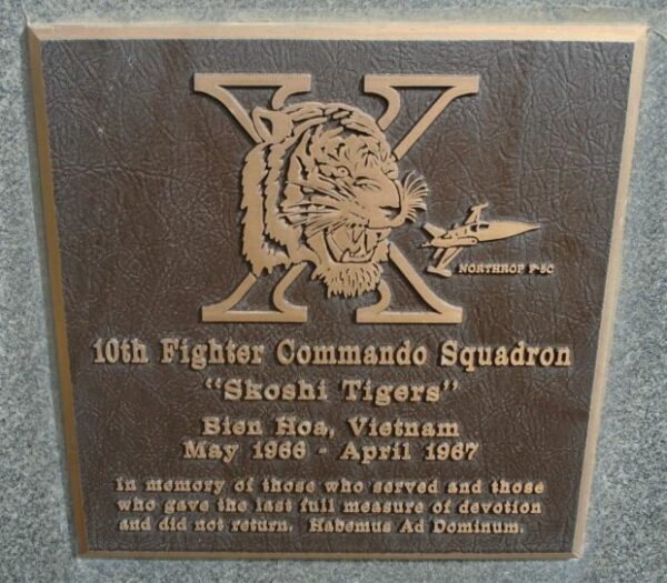 10TH FIGHTER COMMANDO SQUADRON WAR MEMORIAL PLAQUE