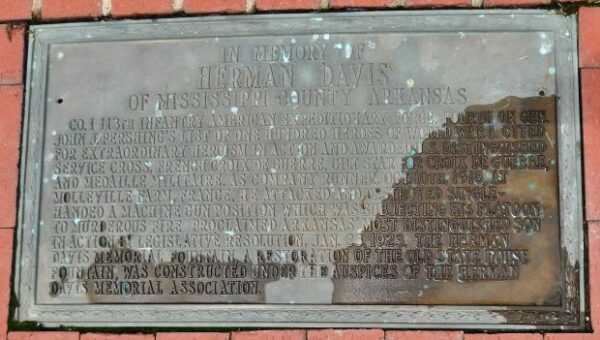 HERMAN DAVIS WAR MEMORIAL FOUNTAIN PLAQUE