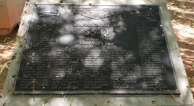 USAF PILOT TRAINING CLASS 55-Q 30 JUNE 1955 MEMORIAL